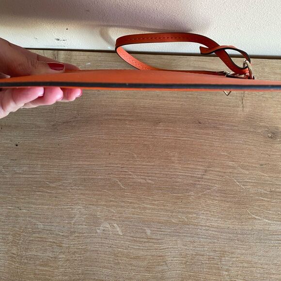 Authentic Louis Vuitton epi clutch bag - Picture 4 of 9